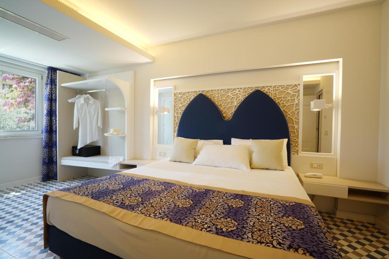 Suite Hotel L'Oasi Di Riaci (Adults Only) サンタ・ドメーニカ エクステリア 写真