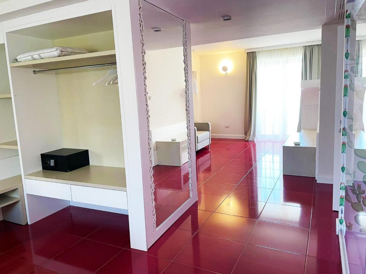 Suite Hotel L'Oasi Di Riaci (Adults Only) サンタ・ドメーニカ エクステリア 写真