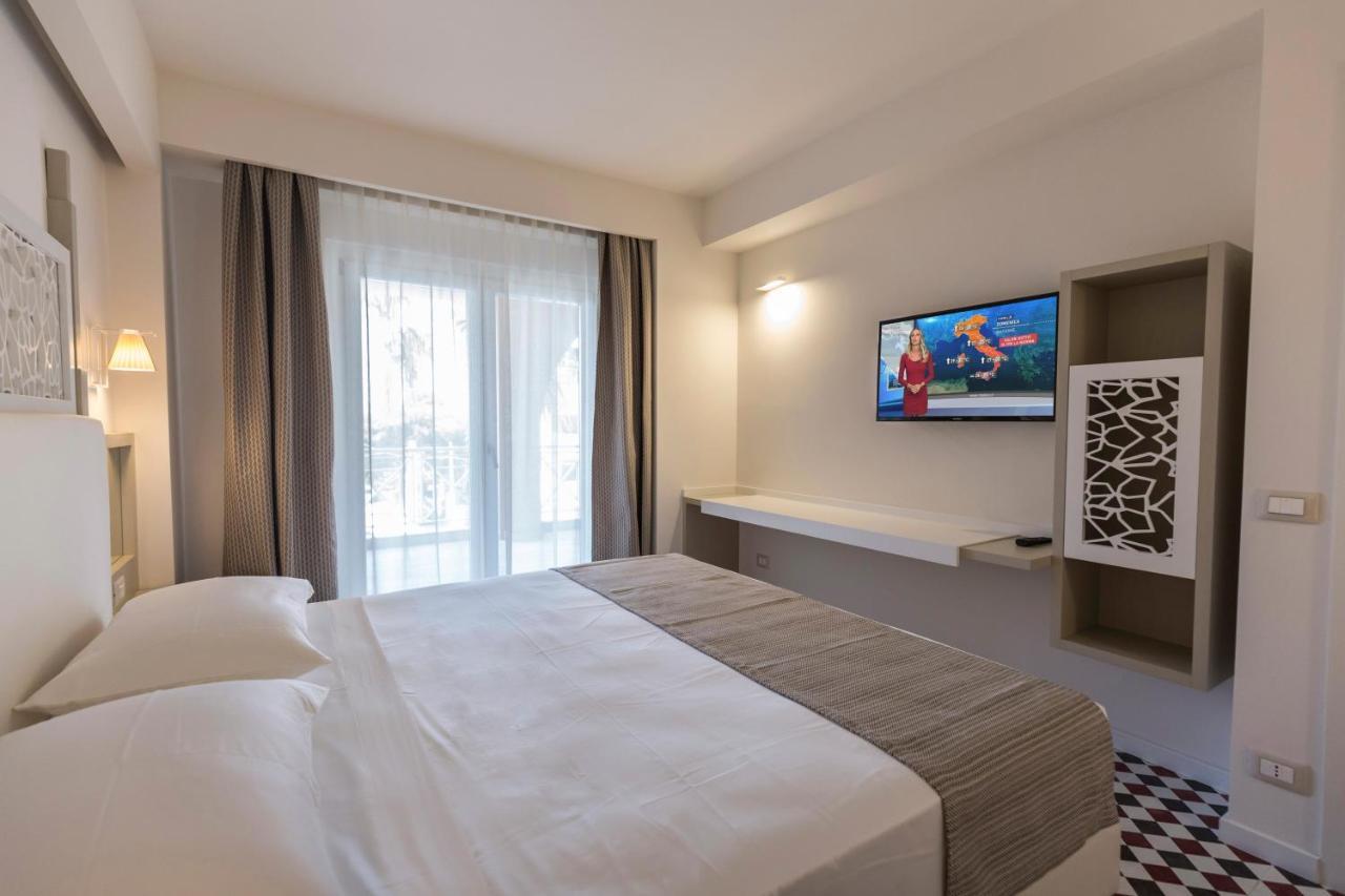 Suite Hotel L'Oasi Di Riaci (Adults Only) サンタ・ドメーニカ エクステリア 写真