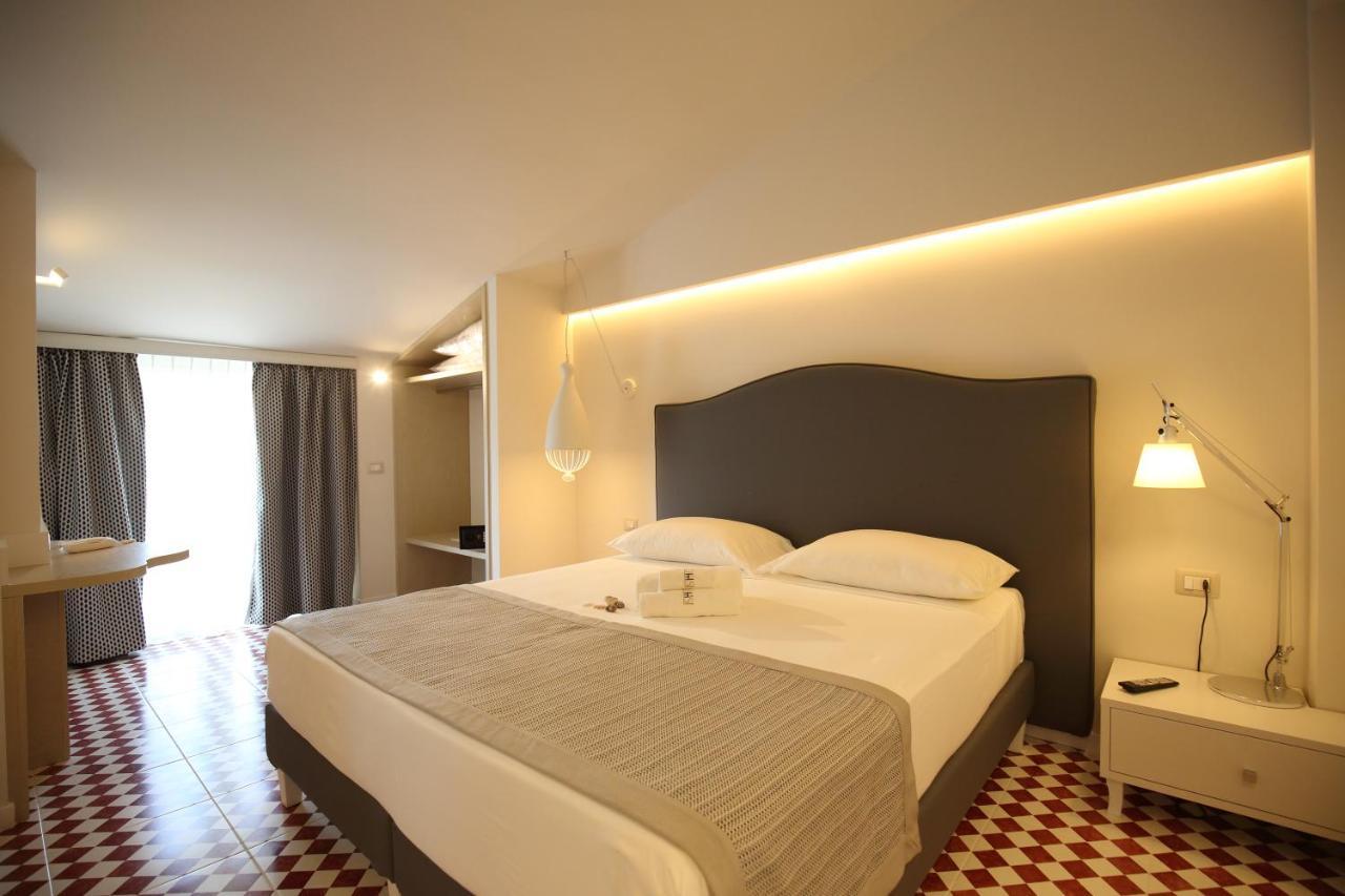 Suite Hotel L'Oasi Di Riaci (Adults Only) サンタ・ドメーニカ エクステリア 写真